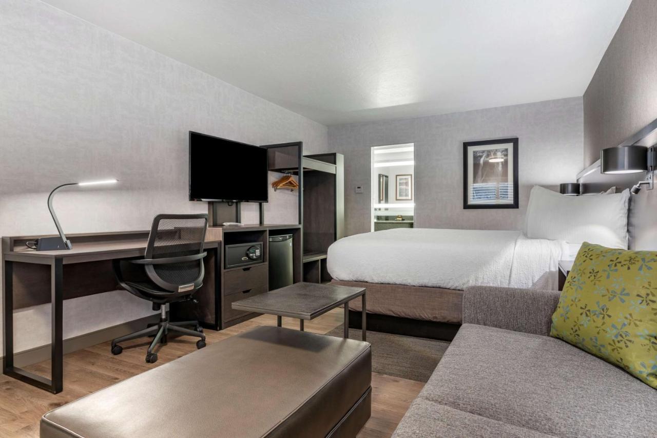 Best Western Plus Hilltop Inn Redding Buitenkant foto