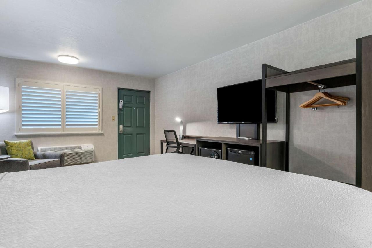 Best Western Plus Hilltop Inn Redding Buitenkant foto