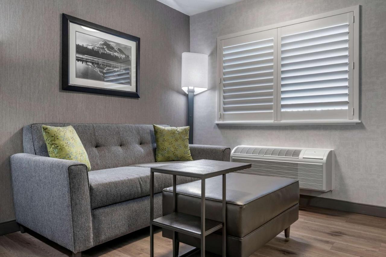 Best Western Plus Hilltop Inn Redding Buitenkant foto