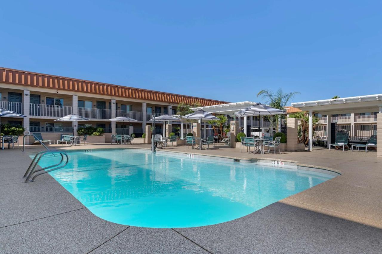 Best Western Plus Hilltop Inn Redding Buitenkant foto