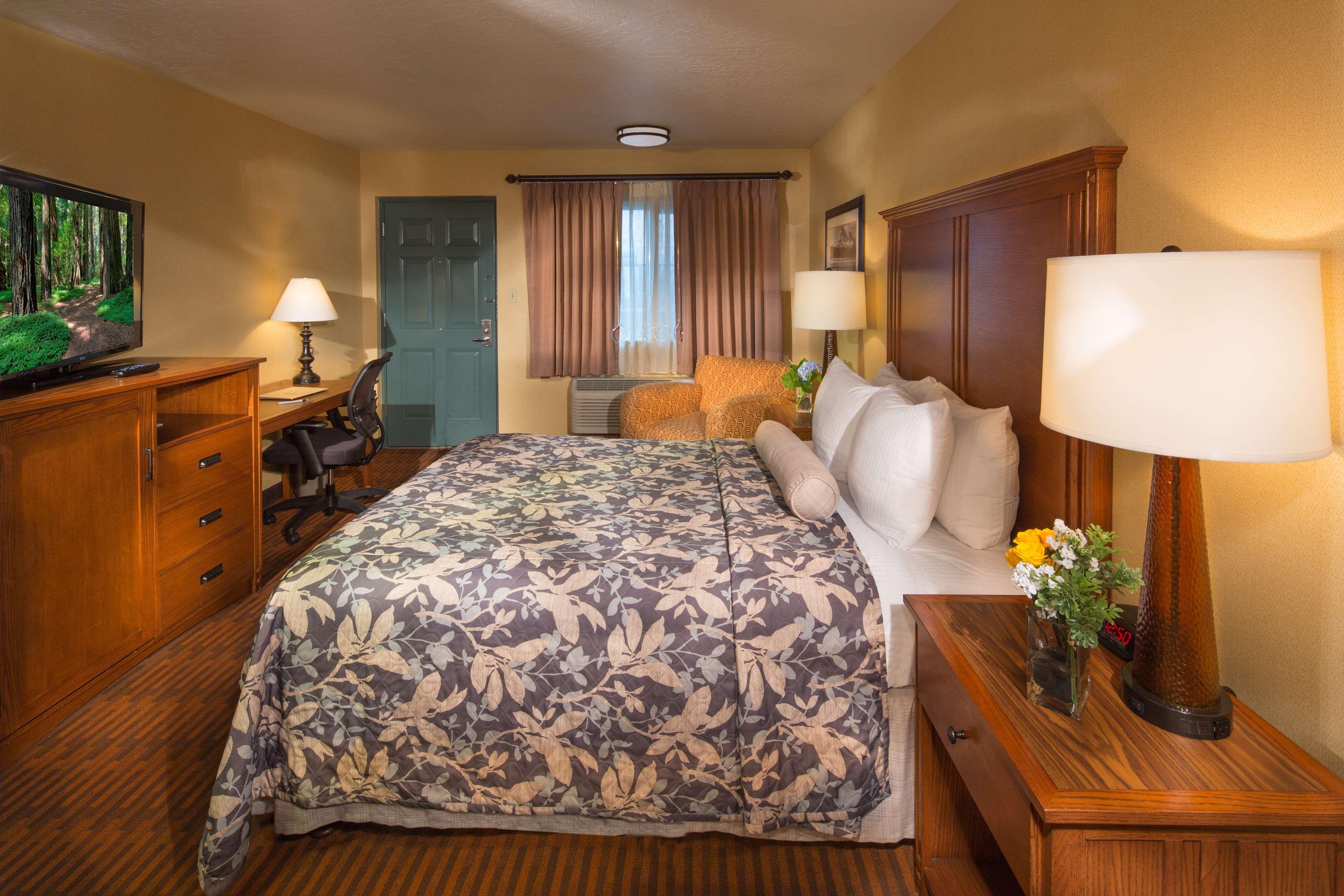 Best Western Plus Hilltop Inn Redding Buitenkant foto