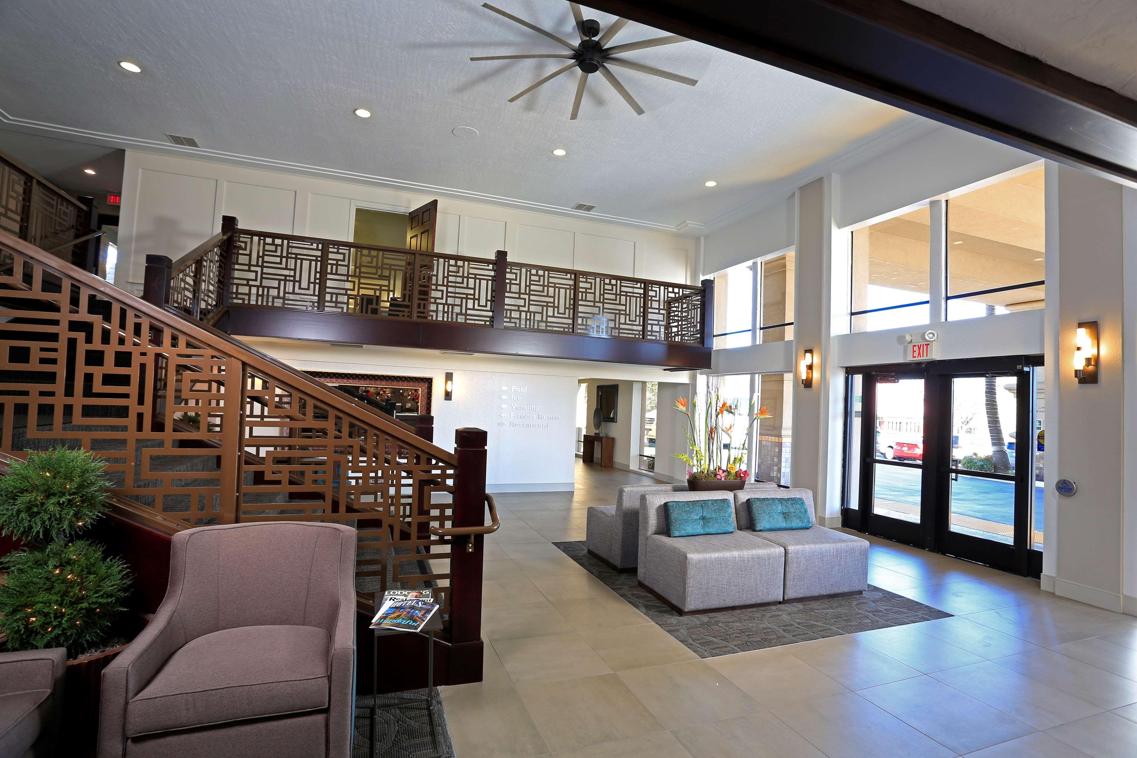 Best Western Plus Hilltop Inn Redding Buitenkant foto