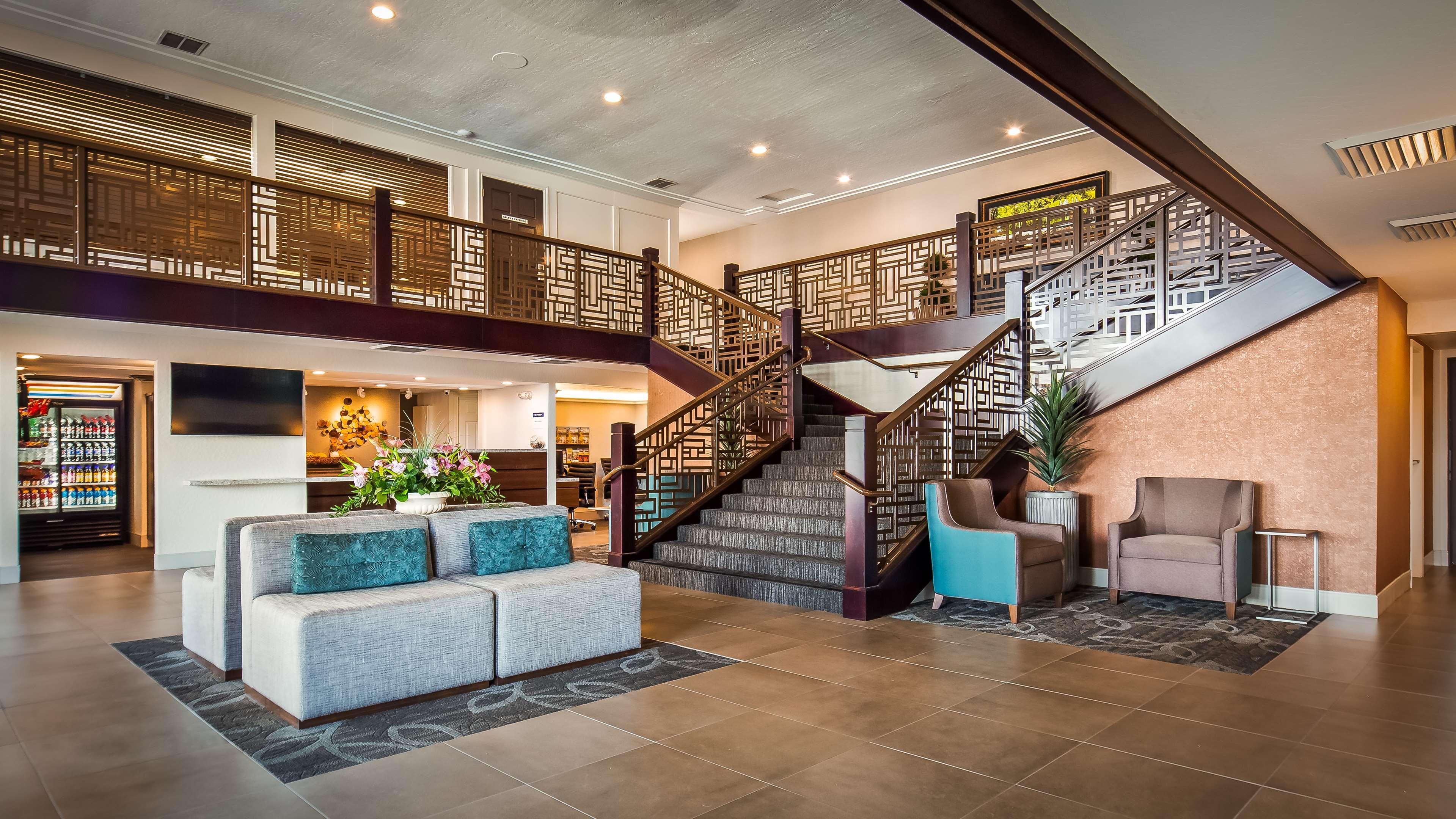 Best Western Plus Hilltop Inn Redding Buitenkant foto