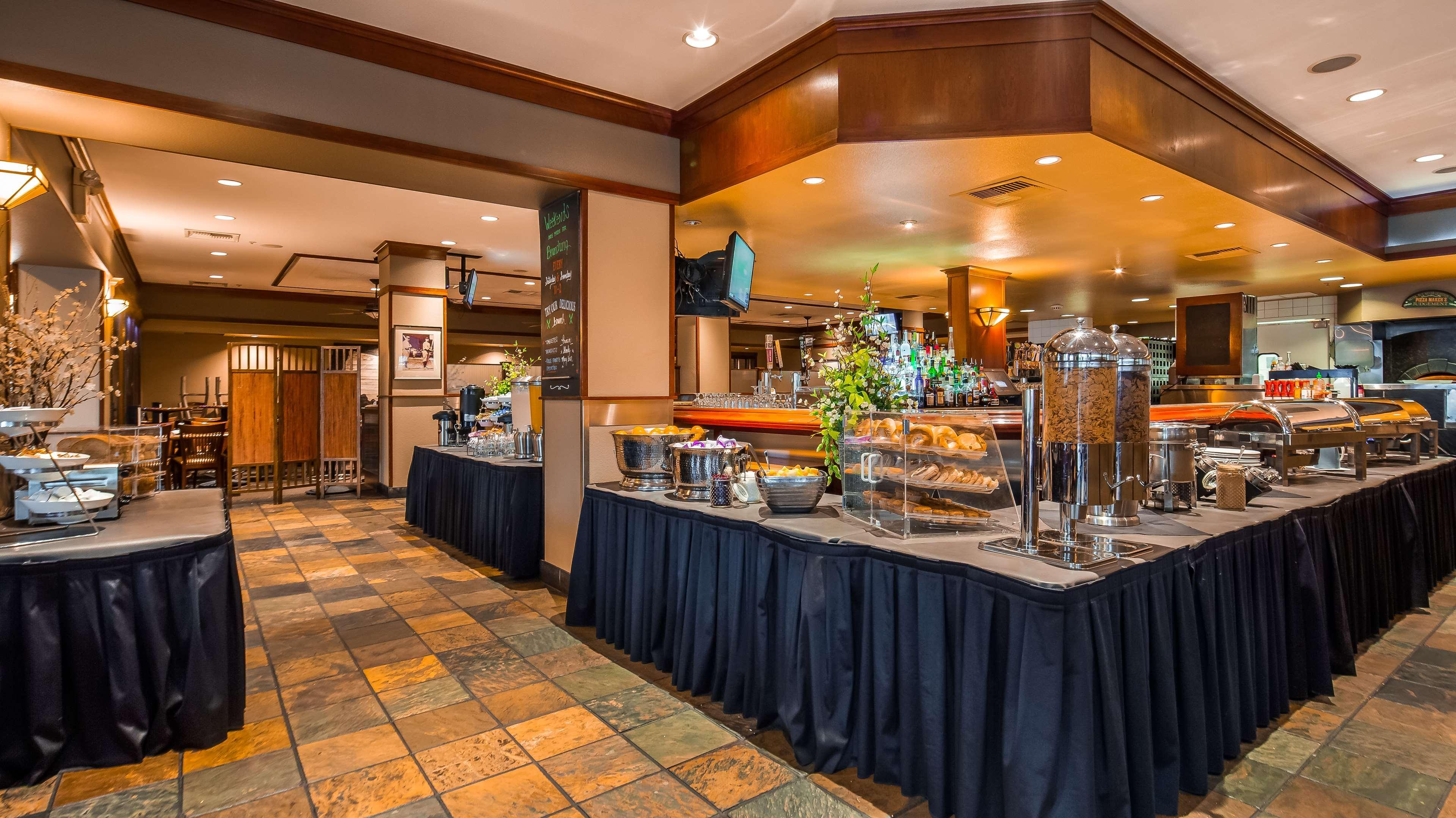 Best Western Plus Hilltop Inn Redding Buitenkant foto